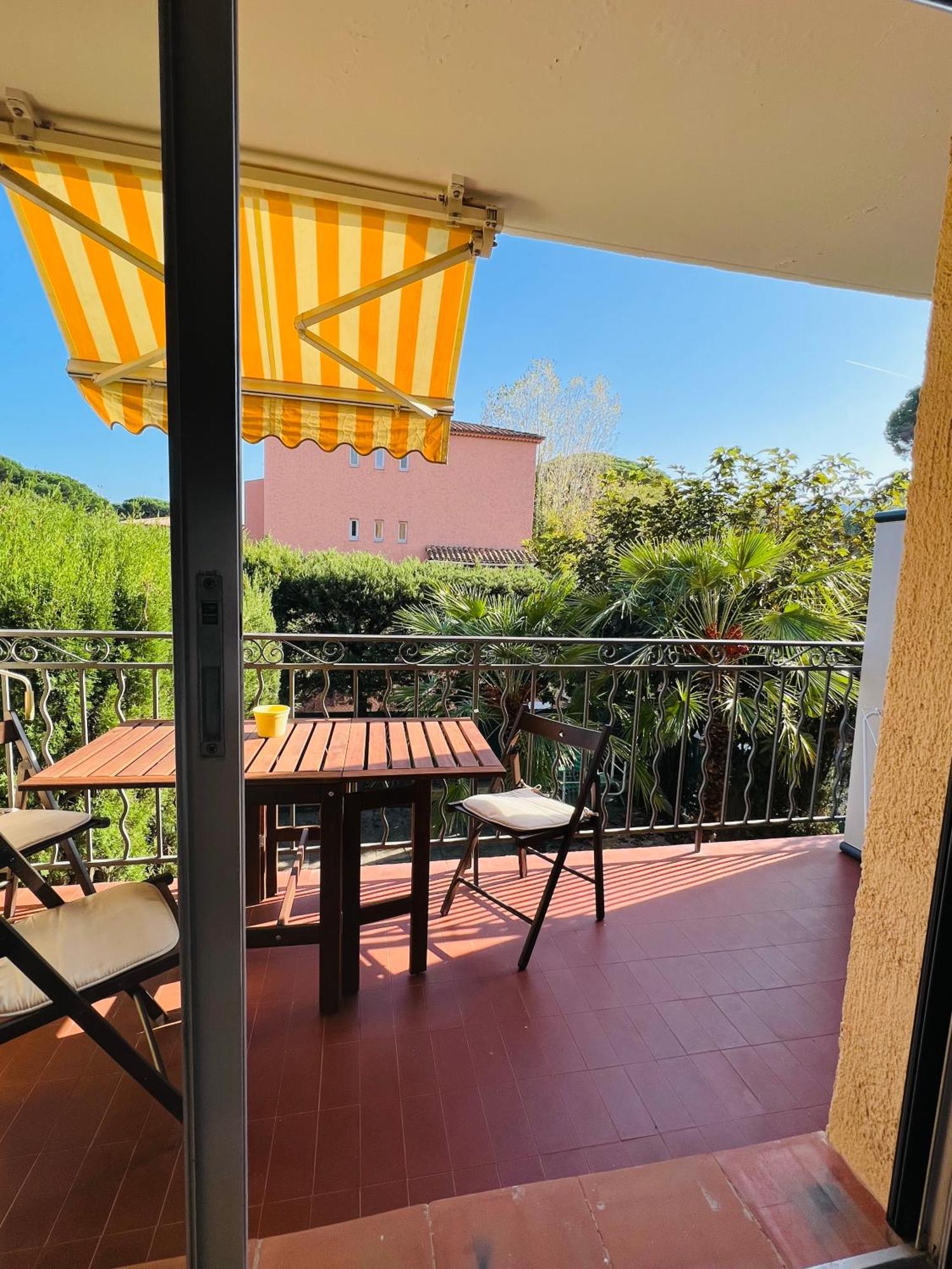 Superbe Appartement Terrasse Et Parking Prive แซ็ง-ทรอเป ภายนอก รูปภาพ