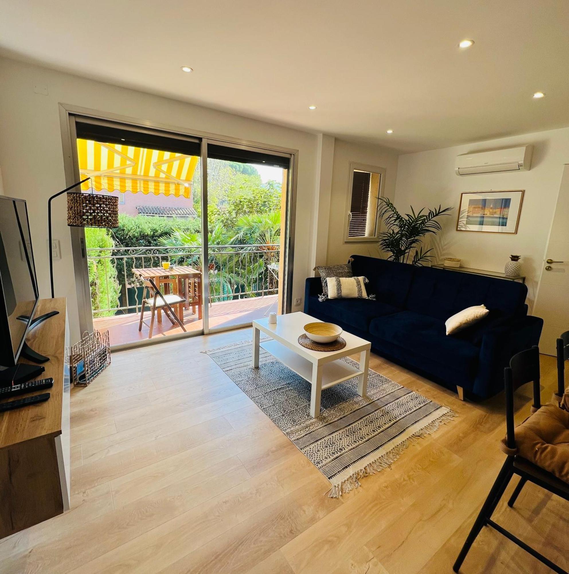 Superbe Appartement Terrasse Et Parking Prive แซ็ง-ทรอเป ภายนอก รูปภาพ
