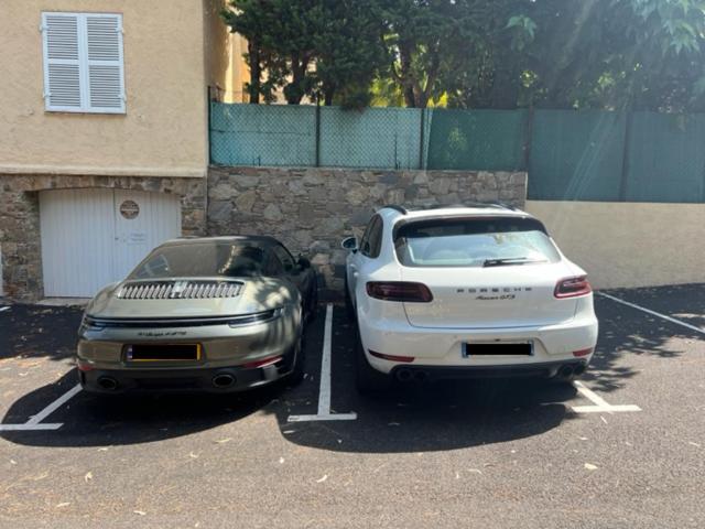 Superbe Appartement Terrasse Et Parking Prive แซ็ง-ทรอเป ภายนอก รูปภาพ