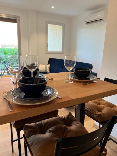 Superbe Appartement Terrasse Et Parking Prive แซ็ง-ทรอเป ภายนอก รูปภาพ