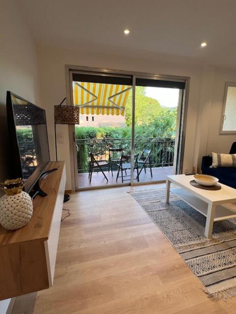 Superbe Appartement Terrasse Et Parking Prive แซ็ง-ทรอเป ภายนอก รูปภาพ